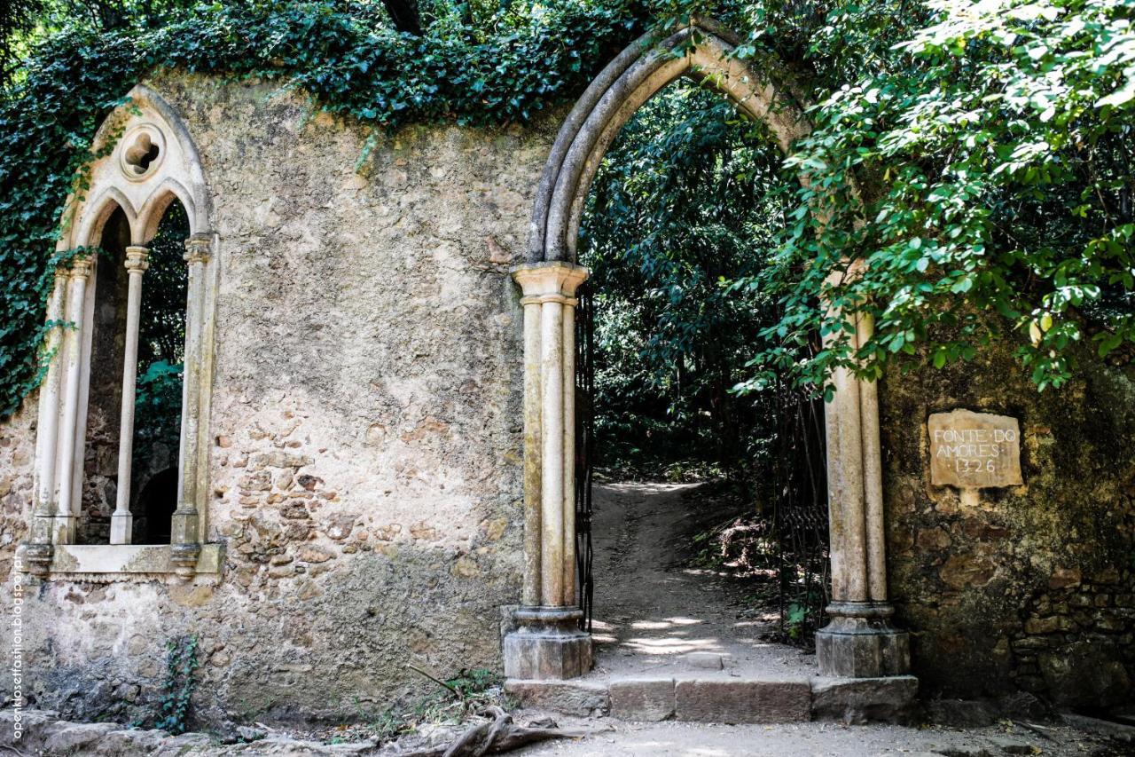 Hotel Quinta Das Lagrimas - Small Luxury Hotels Коїмбра Екстер'єр фото Entrance to the cemetery